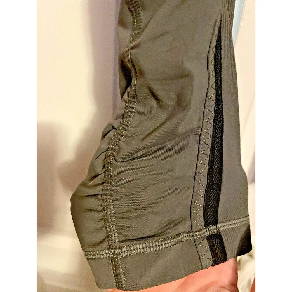 Lululemon Vintage Athletica  Nylon Spandex capri  Sz6Gray Zipped Pocket leggings - Picture 6 of 7